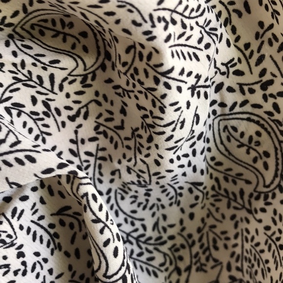 What a dress. It is different oh so becoming - Picture 10 of 10